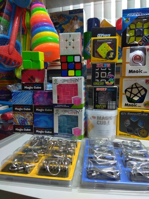 Головоломки, кубики Рубика