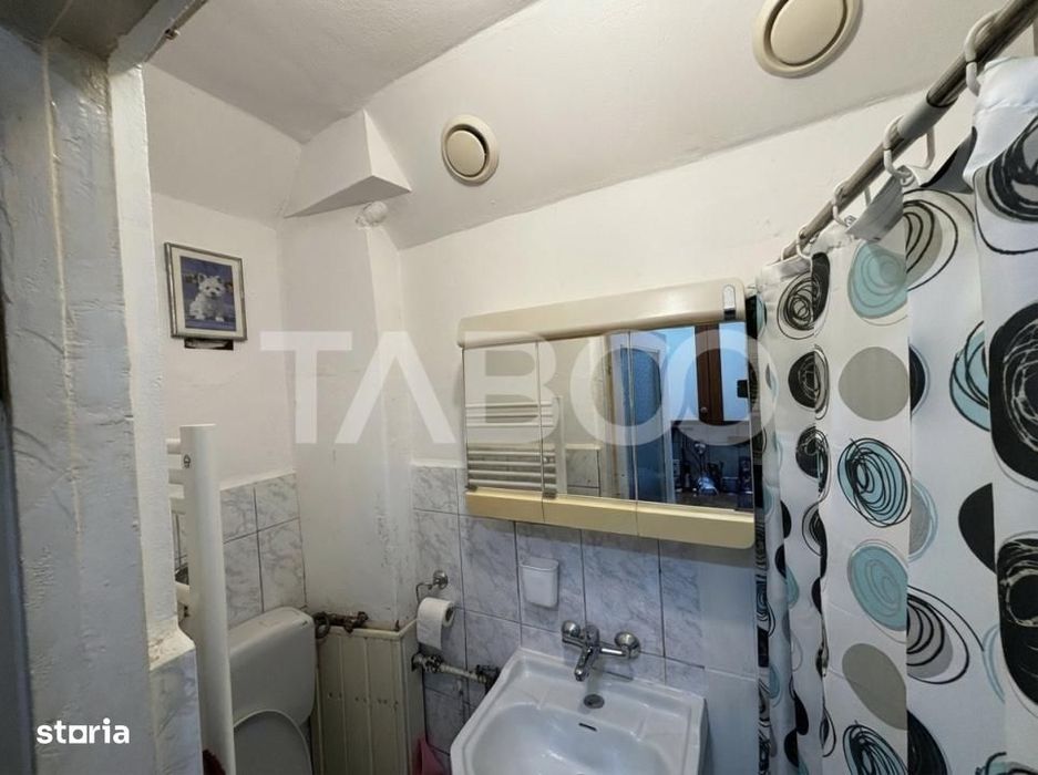 Apartament cu 2 camere mobilate si utilate de vanzare in zona Tiglari