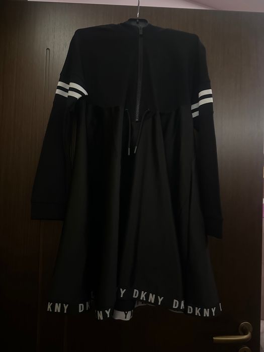 Черна рокля DKNY