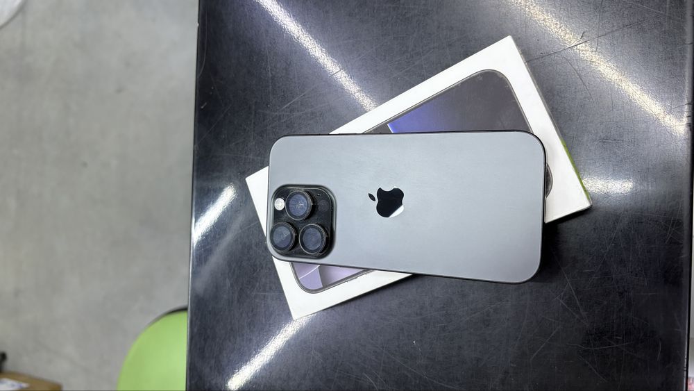 Продам IPhone 16 pro 128 black