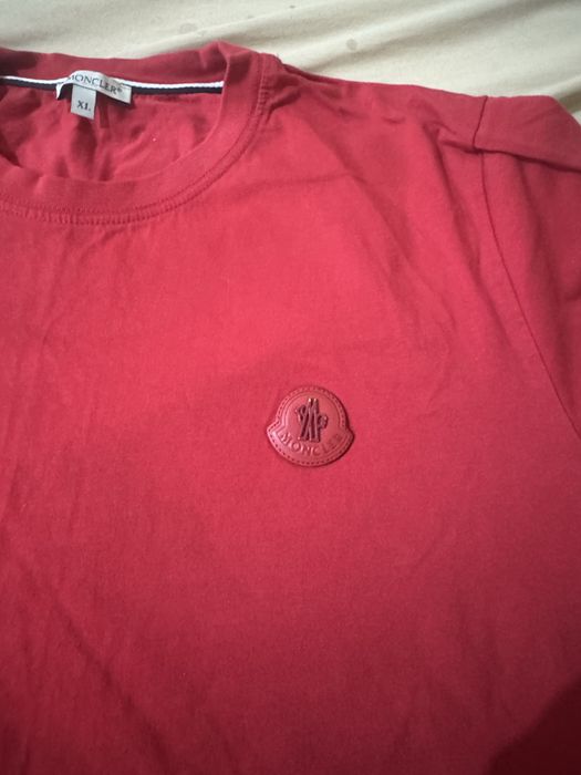 Teниска ,,moncler’’