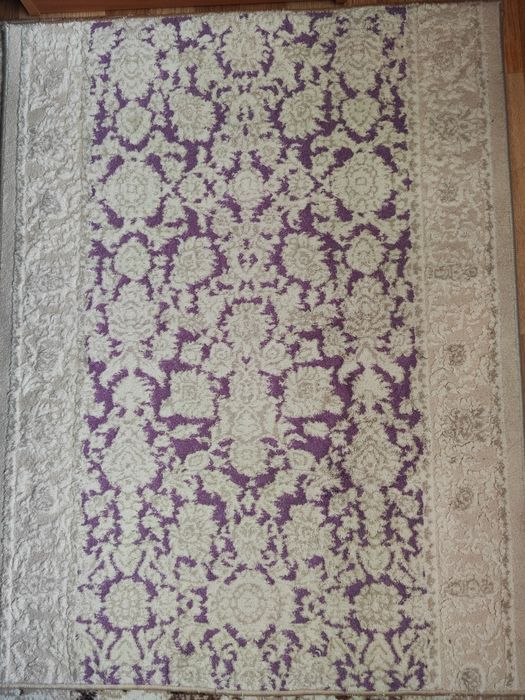 Коврик фиолетово белый с серым рисунок