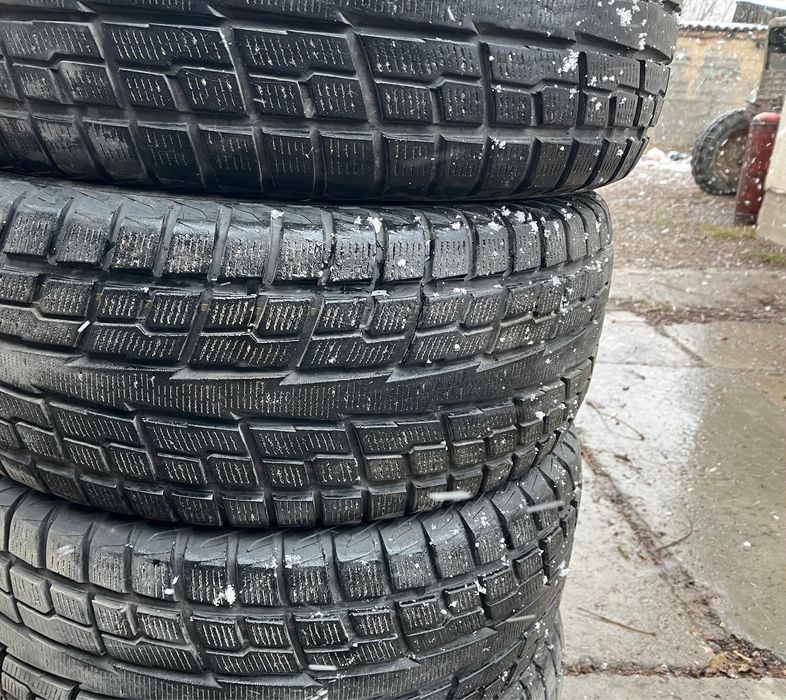 Комплект зимних шин, размер R18