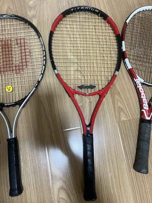 Теннисная ракетка