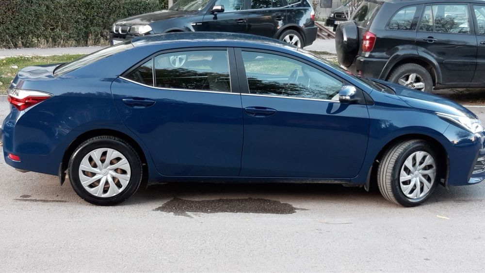 Toyota Corolla Sedan