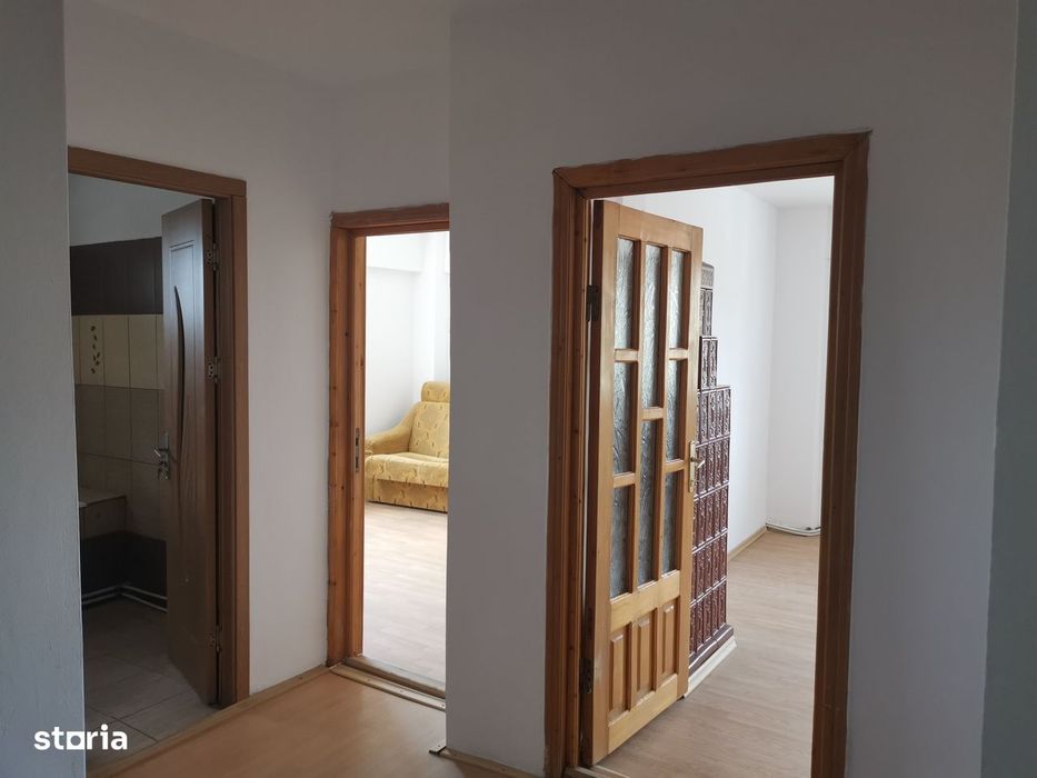 Apartament 3 camere etaj 2, zona Magazinului Ionut-str.Savenilor