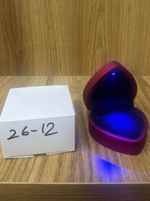 Футляр под кольцо с подсветкой