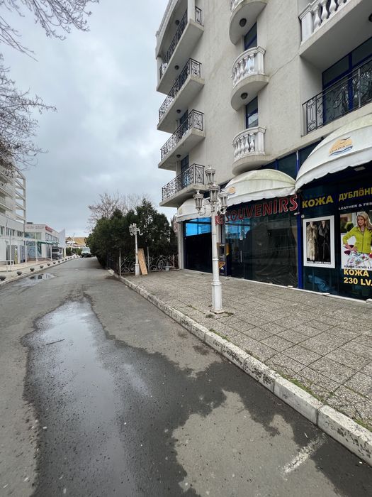 Отдава се търговско помещение к.к. Слънчев бряг