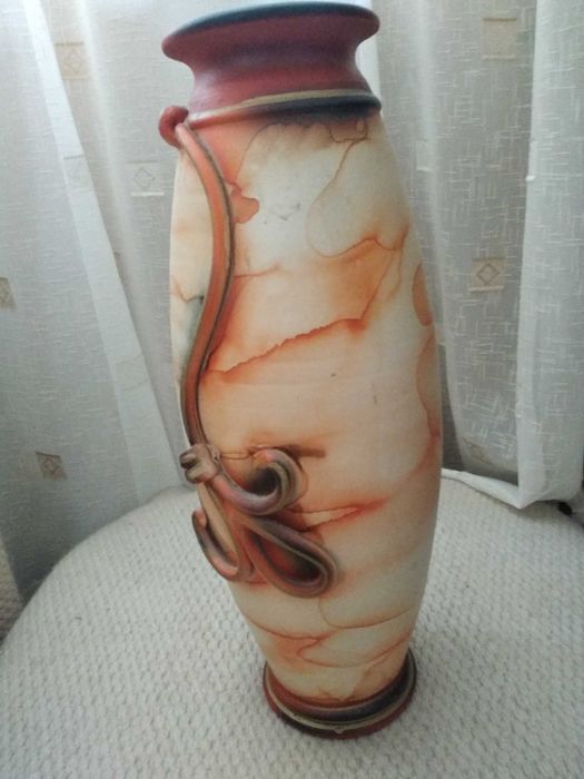 Красива и стилна керамична ваза