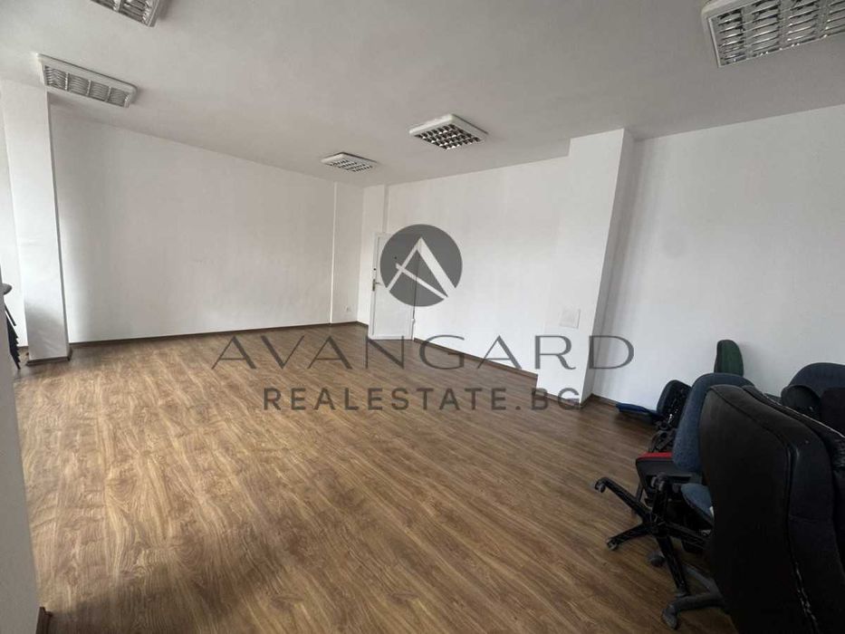 Дава се под наем Офис в Пловдив, Център - 180 кв.м за 720 € - Снимка #4