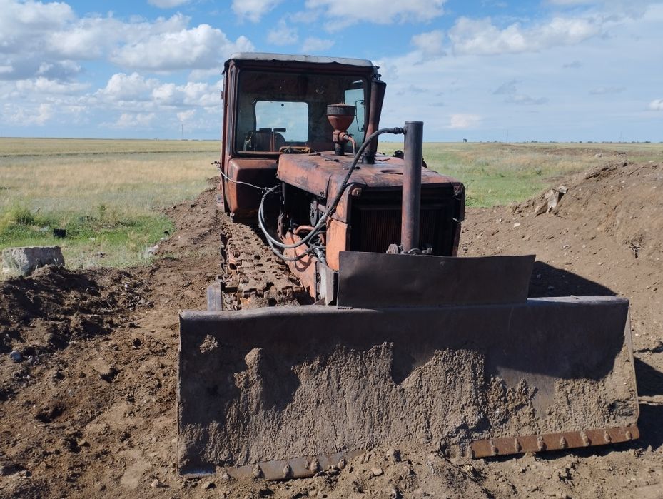 Продам ДТ 75 с лопатой