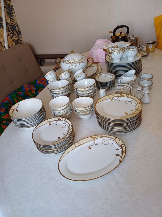 Костяной сервиз на 12 персон