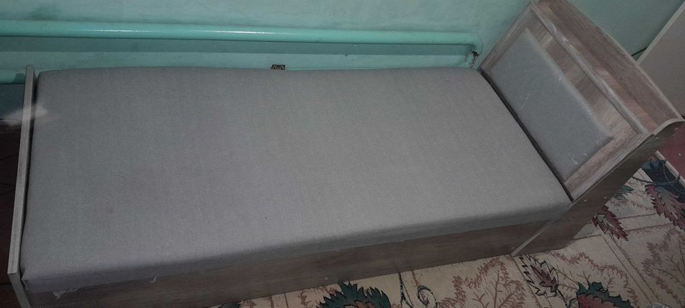 Продам кровать добротную