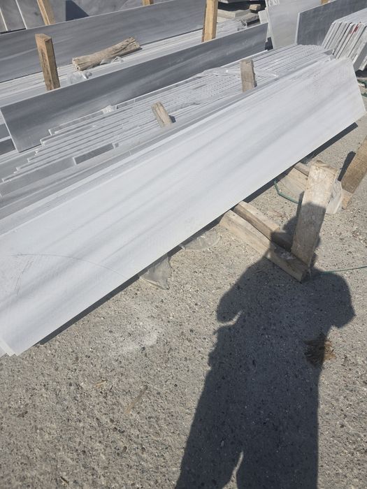 Glafuri, blaturi, trepte, pardoseli din marmură și granit