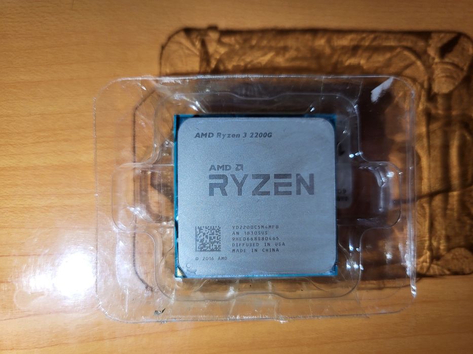 Продам Ryzen 3 2200G