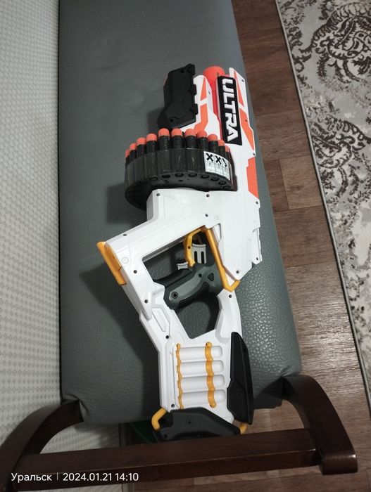 Продам автомат Нёрф ультра.