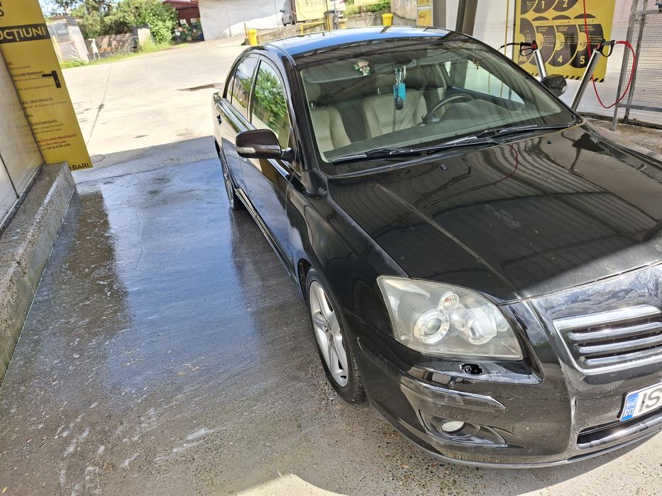 Toyota Avensis 2.2 d manuala 6 trepte preț: 1100Euro.  mecanic de 8 estetic  de 7. Nu-i ptr. Pretențioși An:2007