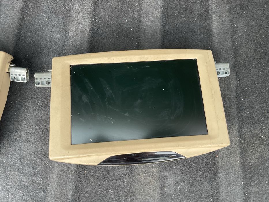 Ecran Afisaj ecran mic Tetiere BMW 7 F01 F02 F03 F04 stare perfecta de functionare instalatie electrica inclusa