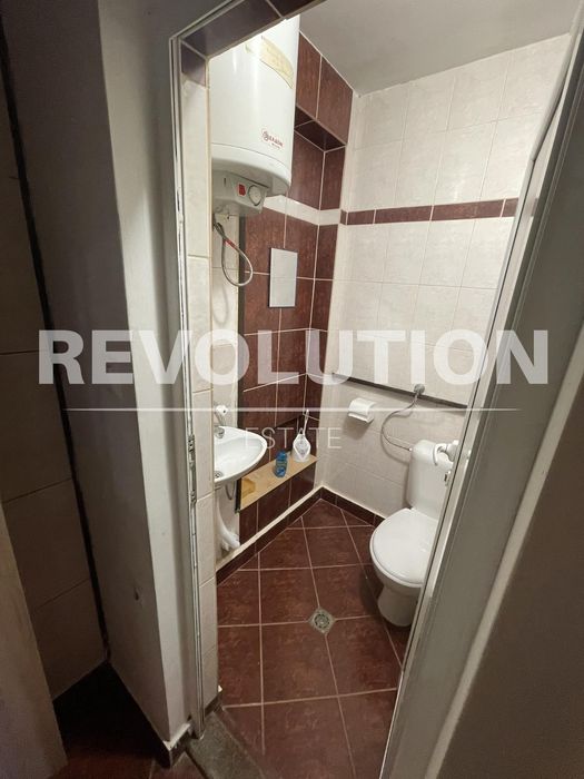 Дава се под наем Едностаен апартамент в Варна, Център - 32 кв.м за 300 € - Снимка #3