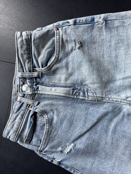 Светли дънки Bershka