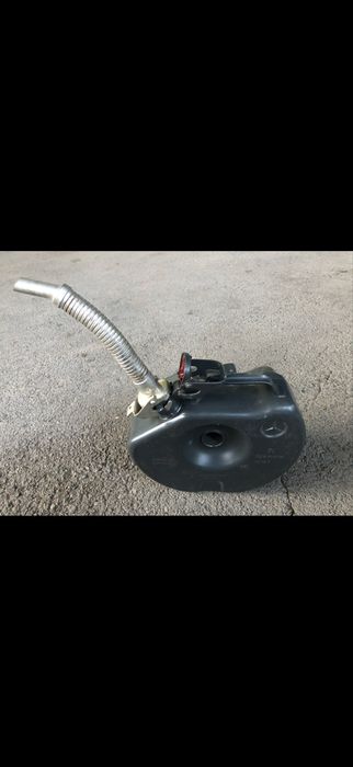 Мерседес канистра