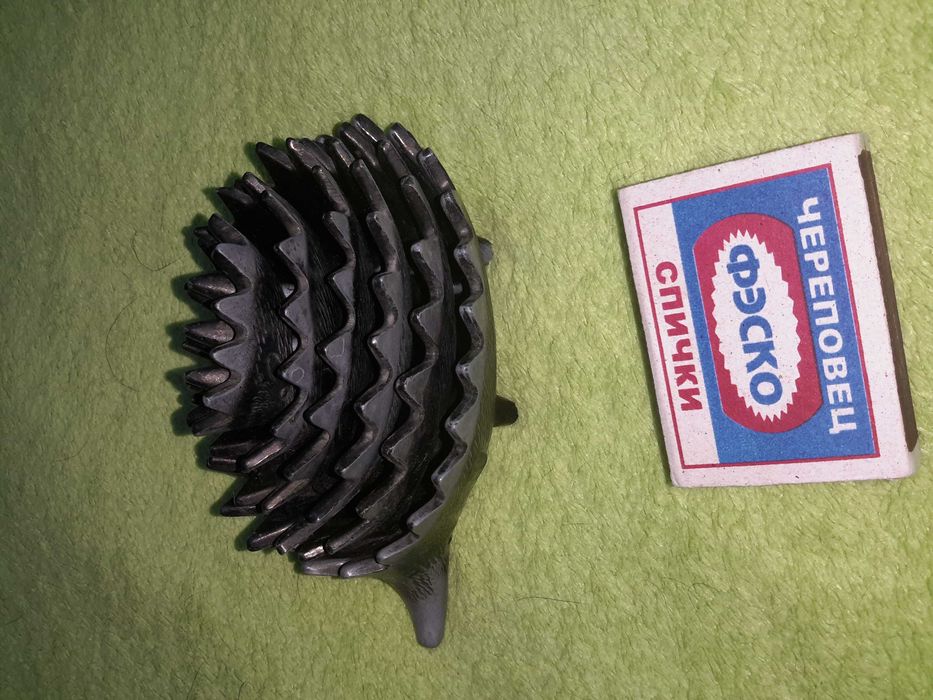 Продам металлических ёжиков советского времени.