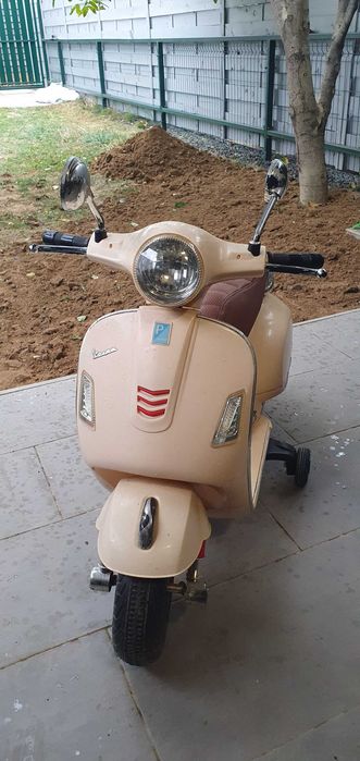 Motocicleta Electrica VESPA 6V cu Sunet