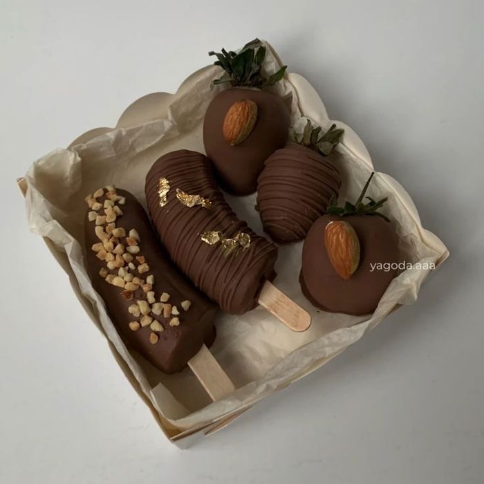 Клубника в шоколаде есть red