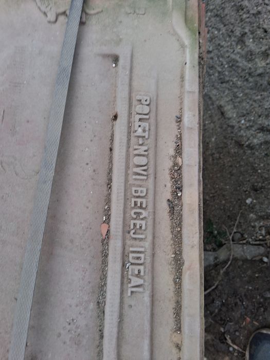 Vand 20 buc boltari si tigla noua sarbeasca