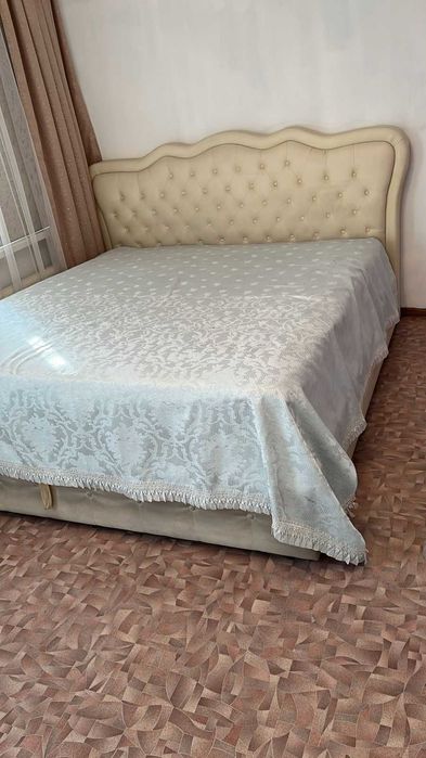 Срочно продам кровать с матрасом