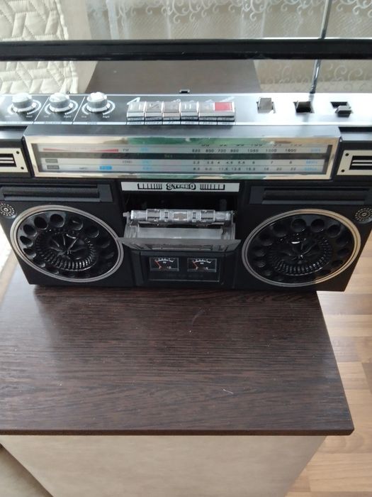 Продам кассетный стереомагнитоф