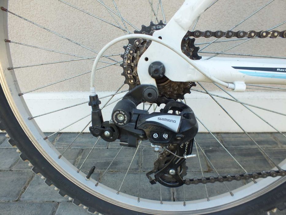 Bicicleta de dama BOTTECCHIA, 21 de viteze, roti 26x1,95, cadru de aluminiu, schimbatoare Shimano