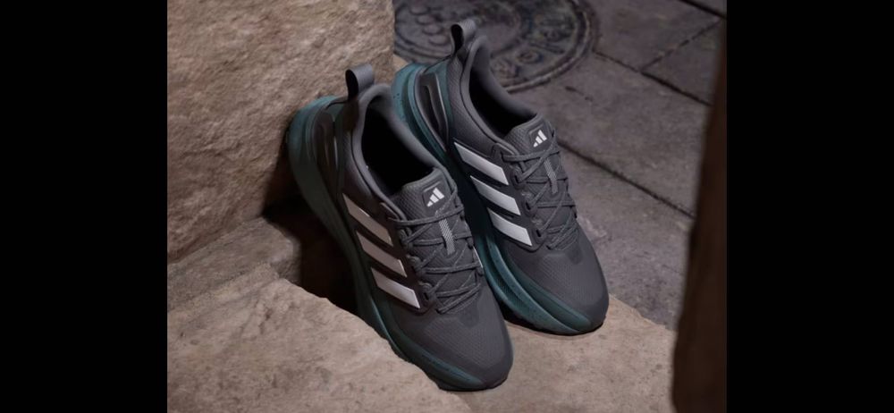 Продаются adidas мужские кроссовки