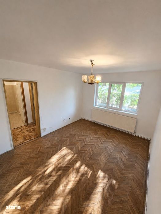 3 camere parter, bloc cărămidă | Libertății | 49 mp utili+ 2 balcoane — fotografia 2