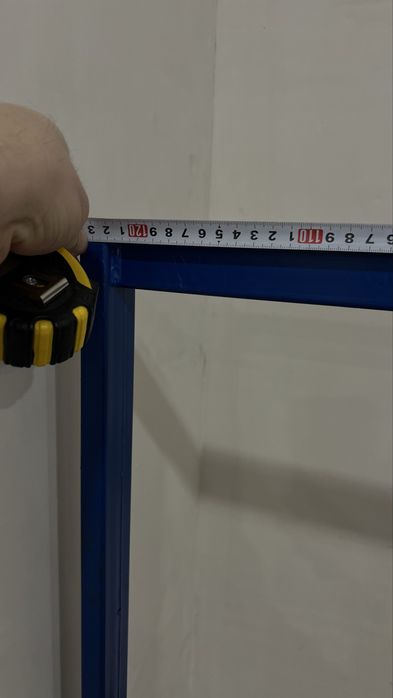 Продам вешалку металичесскую