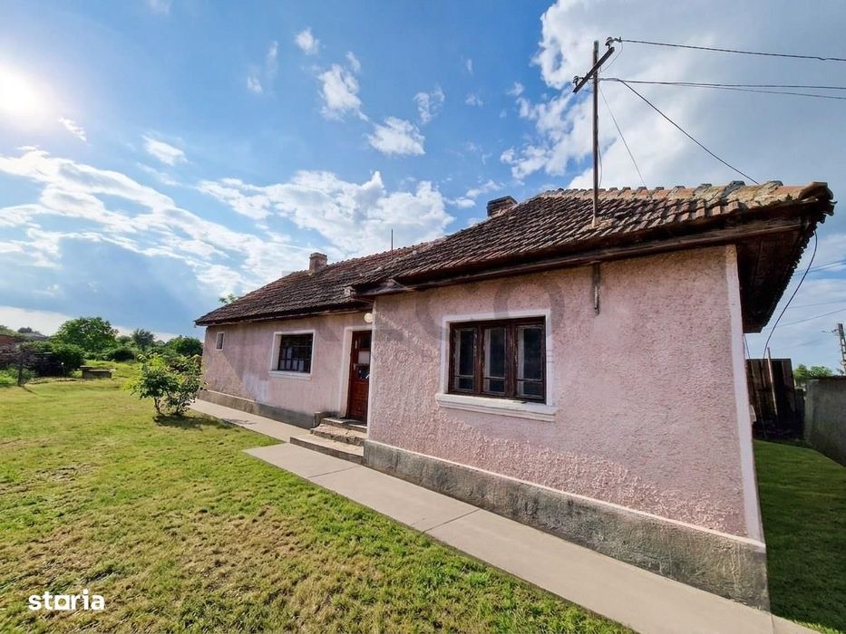 RECO Casa de renovat cu teren mare in Biharia