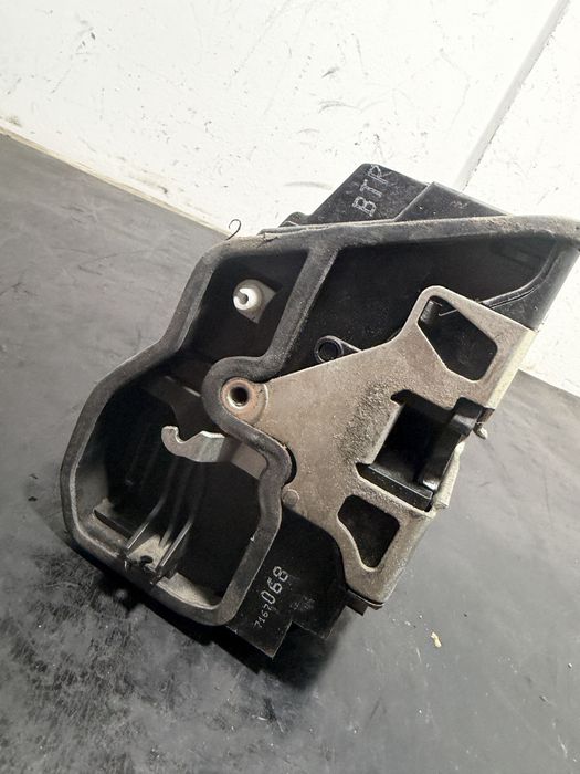 Broasca usa dreapta fata BMW Seria 5 e60 E61 | 7167068 Broasca usa dreapta fata BMW Seria 1 E88 E87 Broasca usa dreapta fata X3 E83