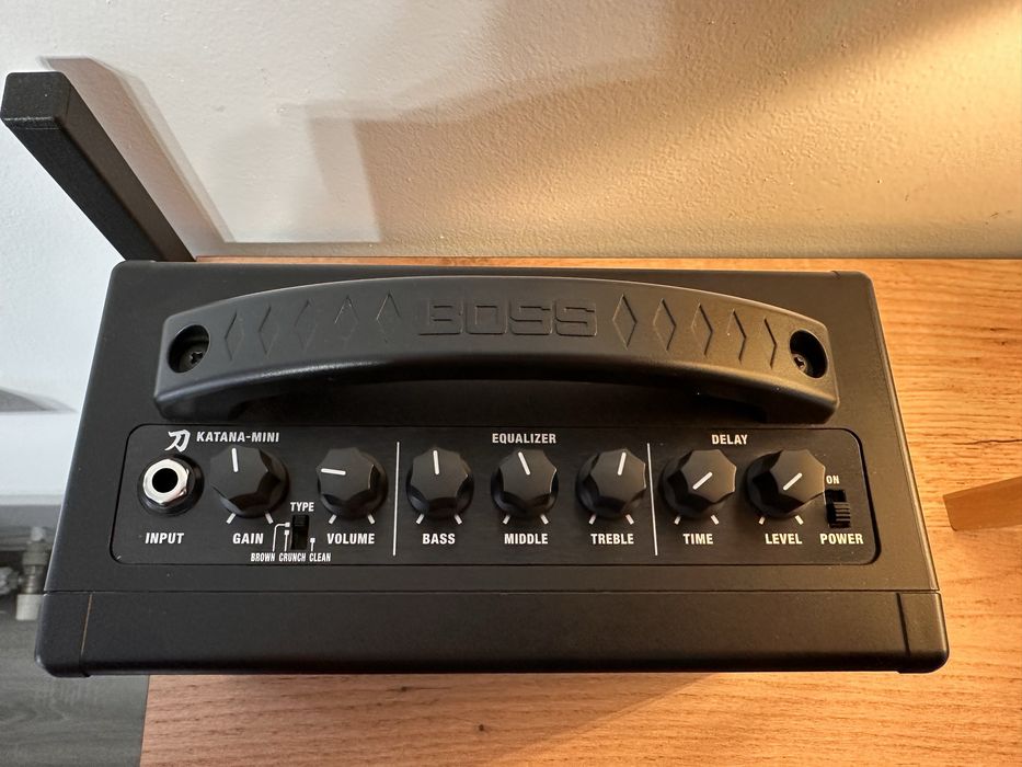 Комбоусилитель Boss Katana mini