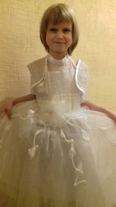 Нарядное платье для девочки 7-9 лет