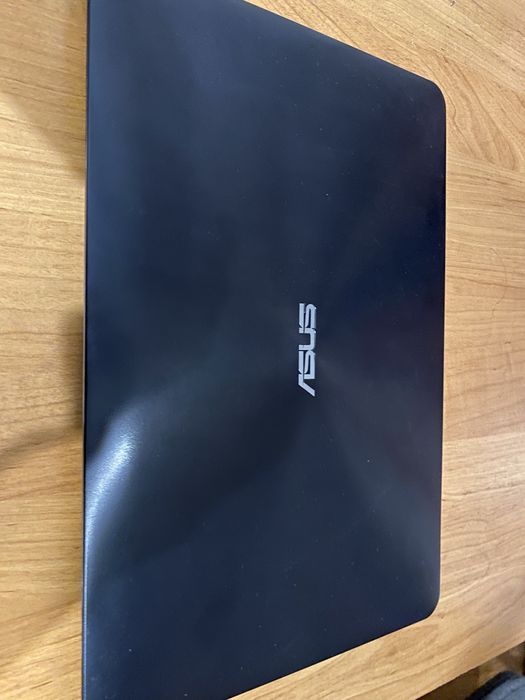 Ноутбук asus.