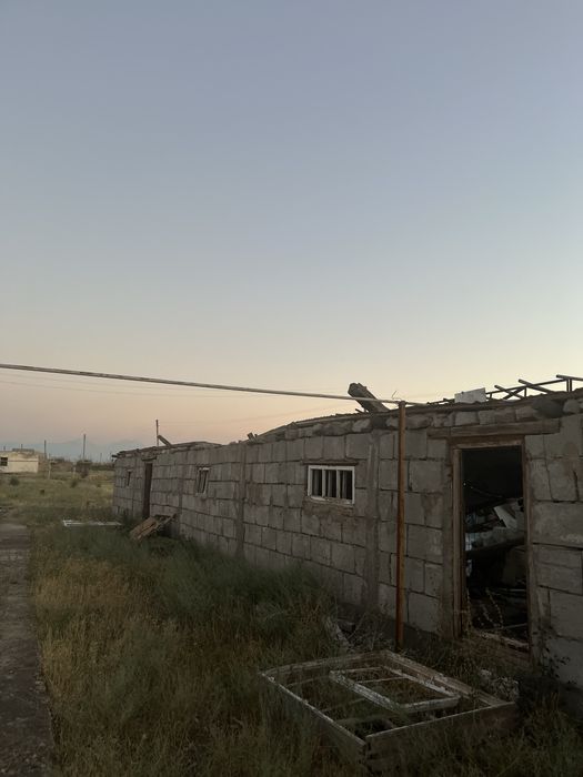 Бағасы Келісімд Разборға шлакоблок ғимарат сатылады