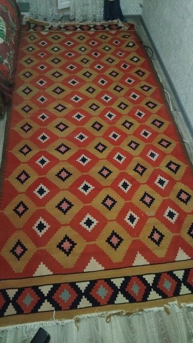 Винтажный ковёр.