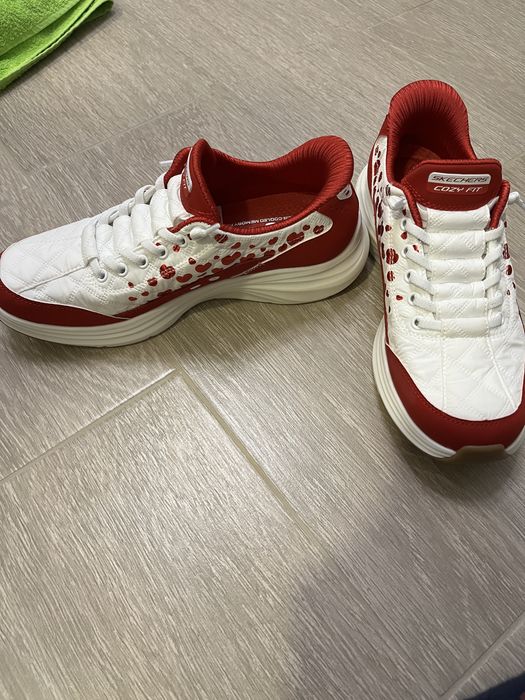 Кроссовки skechers