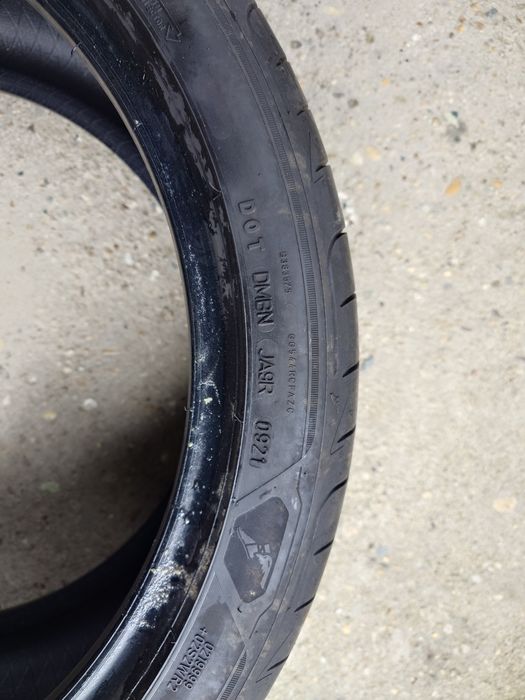 Vând 2 cauciucuri Goodyear