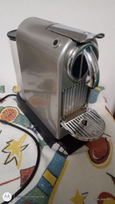 Aparat pt cafea cu capsule.