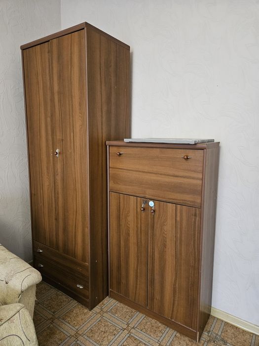 Продам 2 шкафа бу