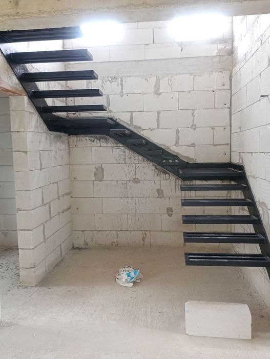 Confecții metalice, scări, balustrade, garduri porți,structuri, grătar