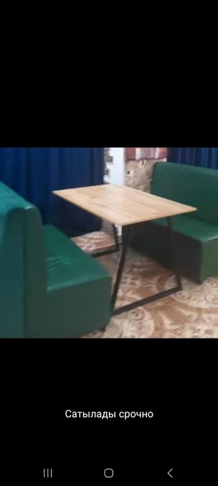 Пуфик дифан и столы