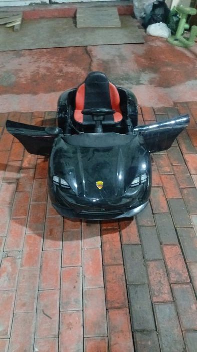 Продам детскую машинку