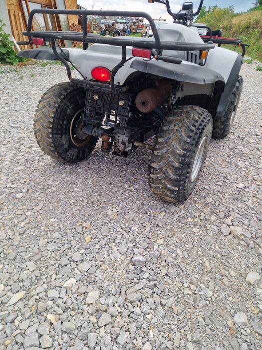 Vănd atv în stare foarte bună